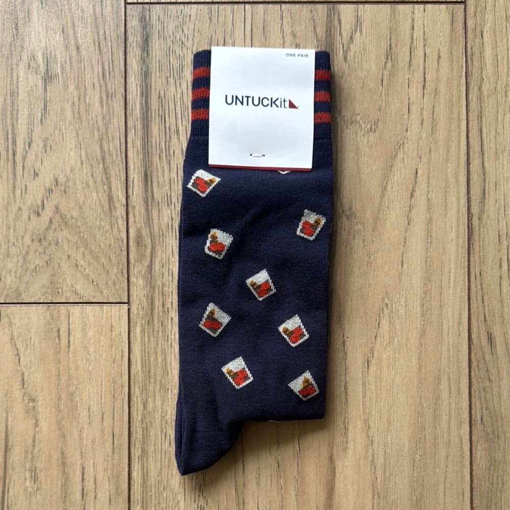 NWT UNTUCKit Blue and Red Whisky Casual Socks Men’s One Size